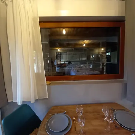 Deconnectez-vous Parmi Les Animaux Dans Etable *